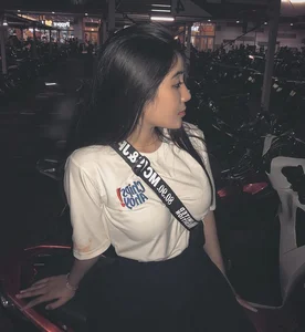 Vo Ngoc Tran’s Radiant Summer Glow: Exploring the Visual Aesthetic of Vietnam’s Top Influencer - image 68