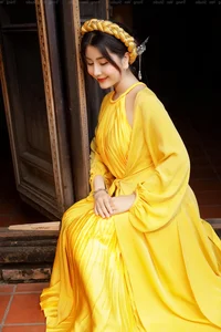Vo Ngoc Tran’s Radiant Summer Glow: Exploring the Visual Aesthetic of Vietnam’s Top Influencer - image 37