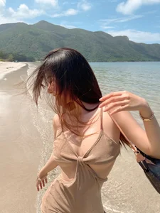 Vo Ngoc Tran’s Radiant Summer Glow: Exploring the Visual Aesthetic of Vietnam’s Top Influencer - image 51