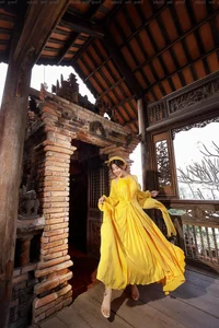 Vo Ngoc Tran’s Radiant Summer Glow: Exploring the Visual Aesthetic of Vietnam’s Top Influencer - image 17