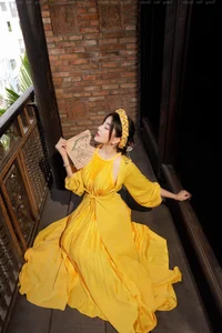 Vo Ngoc Tran’s Radiant Summer Glow: Exploring the Visual Aesthetic of Vietnam’s Top Influencer - image 12