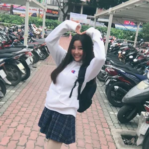 Vo Ngoc Tran’s Radiant Summer Glow: Exploring the Visual Aesthetic of Vietnam’s Top Influencer - image 107