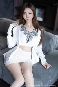 Elegant Portrait Series Featuring Tao Tao Yao Yao Twins: XiuRen No.10872 High-Resolution Fashion Photography Collection - image 8