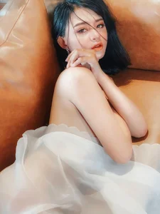 Stunning Gallery of Trang Linh: Exploring the Timeless Elegance of Vietnamese Models and Modern Fashion - image 6