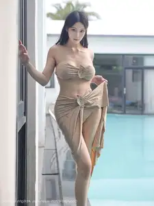 Li Shuang Er's Captivating Poolside Beauty: XiuRen No10618 Collection - image 10