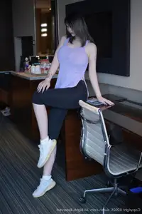 XiuRen No.10682: Da Ji Toxic showcases her healthy, captivating figure in sportswear - image 2