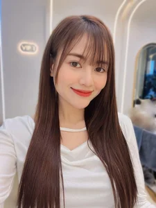 Actress Viet Hoa: A Deep Dive into the Natural Beauty of the Vietnamese Star - image 1