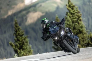 Conquer the horizon with the all-new Kawasaki Ninja 1100SX 2026 sport tourer - image 2