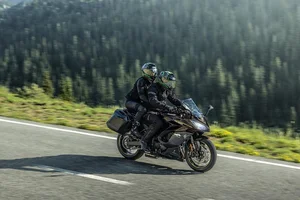 Conquer the horizon with the all-new Kawasaki Ninja 1100SX 2026 sport tourer - image 11