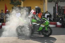 Conquer the horizon with the all-new Kawasaki Ninja 1100SX 2026 sport tourer - image 9