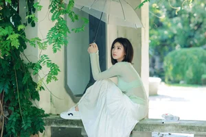 YiTuYu Art Language Vol.10421: Artistic Portrait Series with Model Jing Zhu - image 17