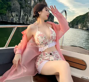 Quang Binh Beauty Influencer Captivates Millions with Stunning Lifestyle and Fitness Gallery - image 2