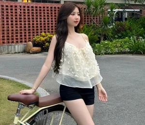 Quang Binh Beauty Influencer Captivates Millions with Stunning Lifestyle and Fitness Gallery - image 5