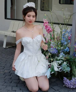 Quang Binh Beauty Influencer Captivates Millions with Stunning Lifestyle and Fitness Gallery - image 3