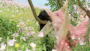 Artistic Expression in YiTuYu Art Language Vol.4267 Lan Yin Shu Zhuang Ji - image 1