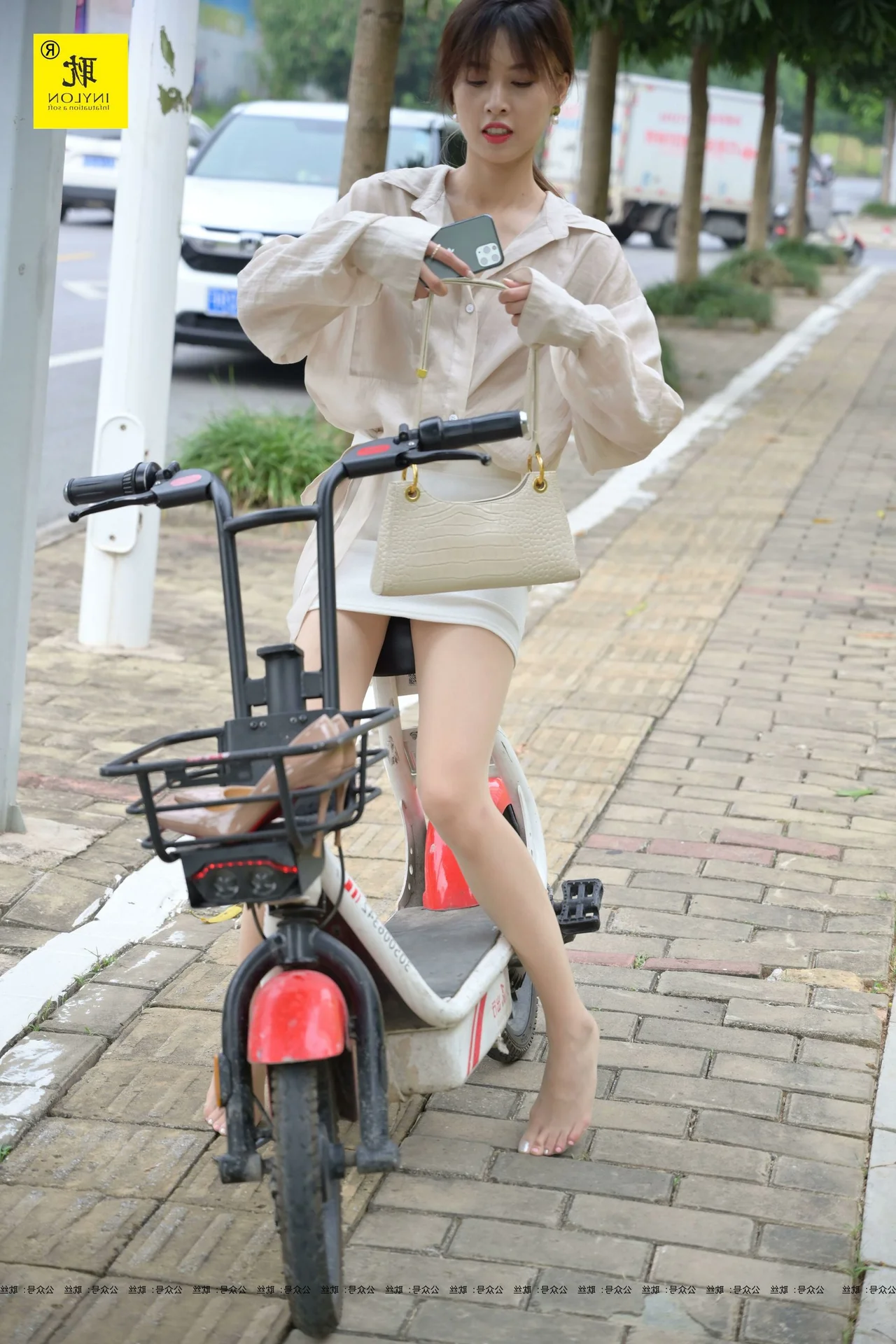 Manager Qiu: The After-Hours Office Narrative in IESS Fantasy Series 5