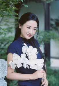 YiTuYu Art Language Vol.10149 Featuring Yi Ming: A Stunning 16-Page Visual Arts Collection - image 4
