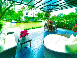 Inside the Breathtaking Floral Villa of Northern Vietnam's Wealthiest Celebrity Star - image 9