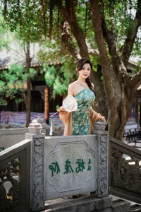 YiTuYu Art Language Vol.10189 Mi Ni Ai Mei Li: 21 Pages of Exquisite Visual Art - image 2