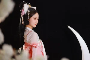 Artistic Portraiture of You Er Bai Bai in Art Language Vol.4448 Gallery - image 0