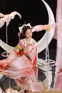 Artistic Portraiture of You Er Bai Bai in Art Language Vol.4448 Gallery - image 6