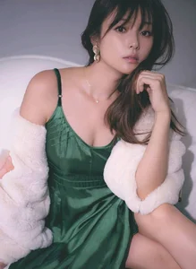 Japanese Beauty Icon: A Symbol of Timeless Seduction - image 5