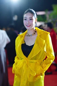Celebrity Red Carpet Highlights: Closing of Vietnam Fashion Week - image 11