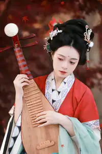 YiTuYu Vol.8605: Sui Sui Ru Yi – Classical Charm Amidst Autumn Hues - image 2