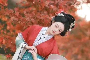 YiTuYu Vol.8605: Sui Sui Ru Yi – Classical Charm Amidst Autumn Hues - image 0