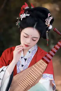 YiTuYu Vol.8605: Sui Sui Ru Yi – Classical Charm Amidst Autumn Hues - image 4