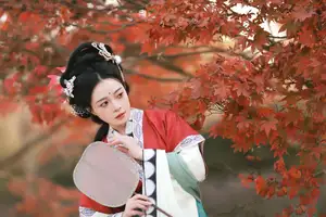 YiTuYu Vol.8605: Sui Sui Ru Yi – Classical Charm Amidst Autumn Hues - image 10