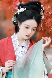 YiTuYu Vol.8605: Sui Sui Ru Yi – Classical Charm Amidst Autumn Hues - image 12