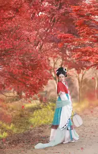YiTuYu Vol.8605: Sui Sui Ru Yi – Classical Charm Amidst Autumn Hues - image 13