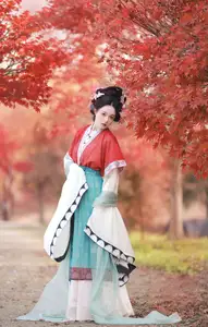 YiTuYu Vol.8605: Sui Sui Ru Yi – Classical Charm Amidst Autumn Hues - image 5