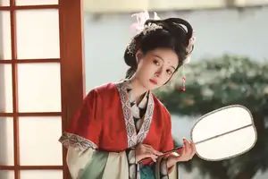 YiTuYu Vol.8605: Sui Sui Ru Yi – Classical Charm Amidst Autumn Hues - image 3