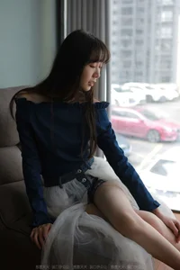 IESS Tuantuan White Veil Gallery - Exquisite Long Legs and Ethereal Fashion Photography - image 2