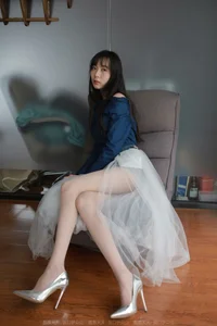 IESS Tuantuan White Veil Gallery - Exquisite Long Legs and Ethereal Fashion Photography - image 3