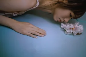Aesthetic Sunset Portraits: Kan Bu Qing Xiao Gui in YiTuYu Art Language Vol.9137 – Capturing the Magic of Golden Hour Photography - image 38