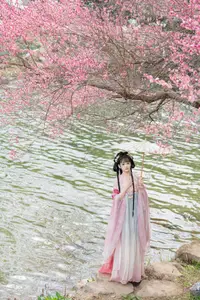 YiTuYu Vol.8759: Jiao Yi Zhi Sui Sui's Grace Amidst Blooming Plum Blossoms - image 13