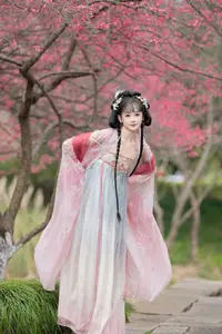 YiTuYu Vol.8759: Jiao Yi Zhi Sui Sui's Grace Amidst Blooming Plum Blossoms - image 10