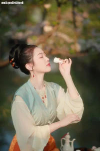 YiTuYu Art Language Vol.4042 Tang Yuan: A Masterpiece of Aesthetic Portraiture - image 1