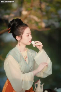 YiTuYu Art Language Vol.4042 Tang Yuan: A Masterpiece of Aesthetic Portraiture - image 23