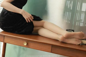Sophisticated Fashion Portraiture: IESS SXJ No.1716 With Model Xiao Jin - image 3