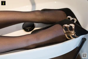 Urban Elegance: Yunzhi Showcases the Mini Skirt Collection by IESS - image 33