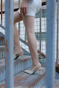 Exquisite Fashion Series Featuring Xiao Jie in IESS SXJ No.1914 - image 4