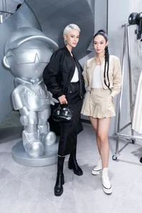 Pageant Perfection: H'Hen Niê and Khánh Vân Shine in Sophisticated Above-the-Knee Dress Trends - image 4