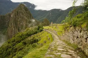 Discover Machu Picchu: Ancient Inca Wonder Amidst Majestic Peruvian Landscapes - image 1