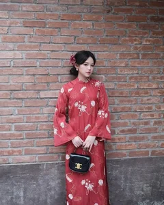 Elegant Red Ao Dai: Vietnamese Fashion Trends for the Lunar New Year Celebrations - image 6