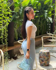 Modern Fashion Trends: A Closer Look at Contemporary Cafe Style - image 3