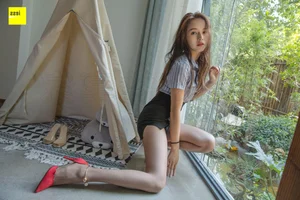 Professional Style and Office Chic: Xiao Yu in the IESS Coffee Silk Uniform Series - image 40